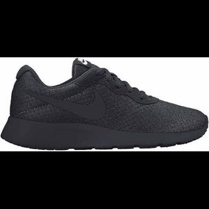 Nike Tanjun Womens Sneakers